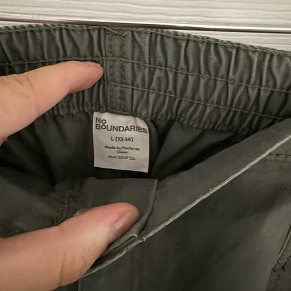 No Boundaries Olive Cargo Pants - Picture 2 of 3